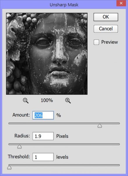 Photoshop Unsharp Mask Dialog with sharpening settings